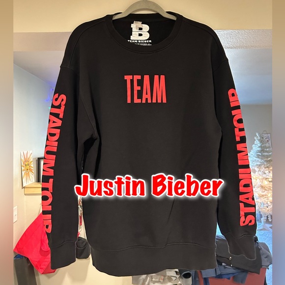 Justin Bieber Team Bieber Stadium Tour Concert Merch Crewneck Sweater Medium Top - Picture 1 of 10